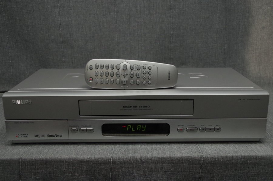 PHILIPS VR 750 VHS VIDEO BANDSPELARE VIDEO TAPE RECORDER [2004]