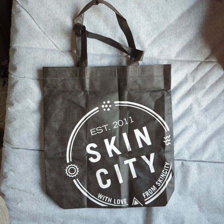 Skincity tote bag