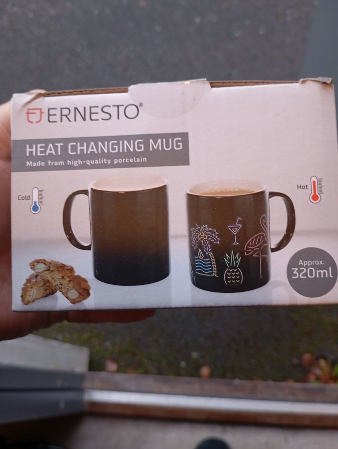 Värmeförändrande mugg med palmer