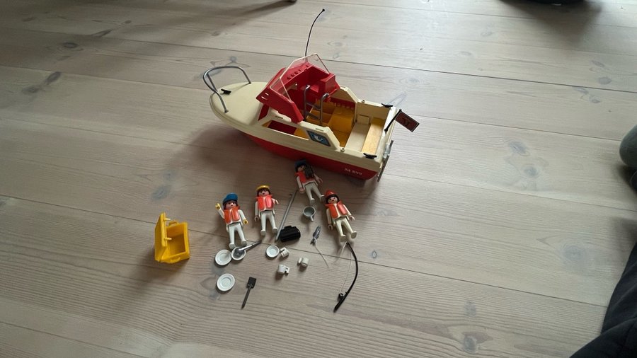 Playmobil båt med tillbehör