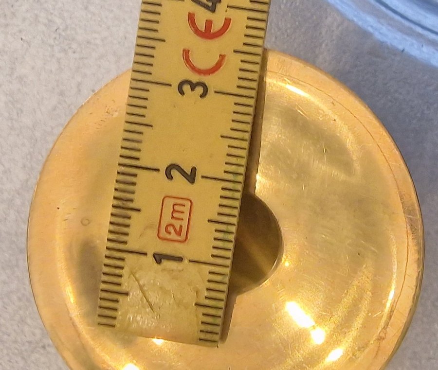 2 st mässingsljusstakar kulljustakar i mässing h 6 cm diam 4,5 cm