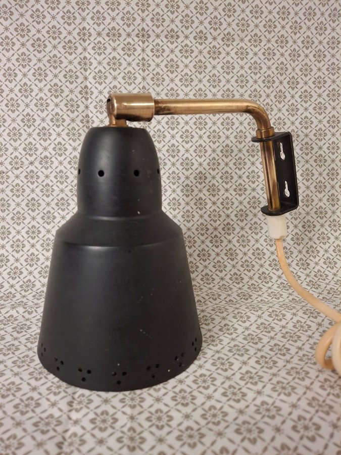 Vägglampa mässing plåt 50 tal lampa retro