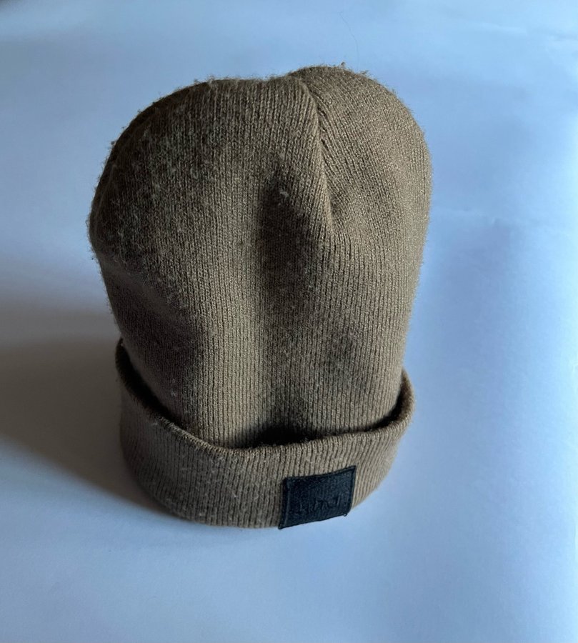 UHA silk lined beanie beige mössa