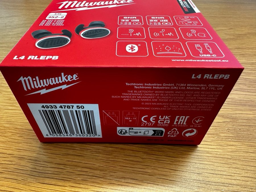 Milwaukee L4 RLEPB Hörlurar