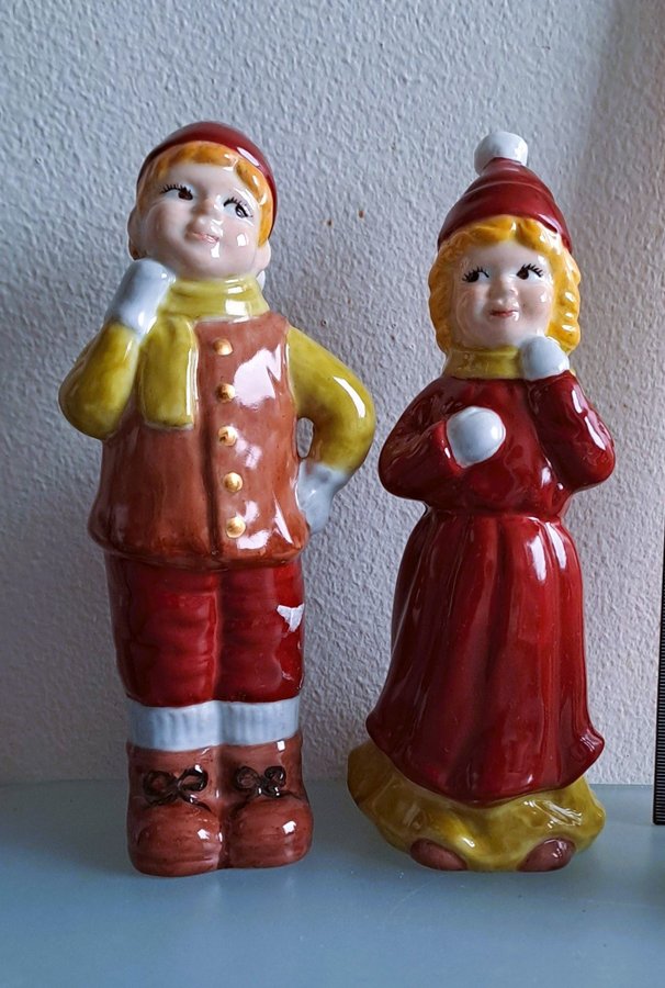 Ett par - handmålade julfigurer