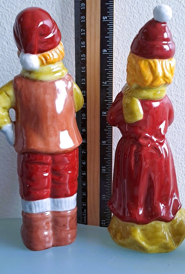 Ett par - handmålade julfigurer