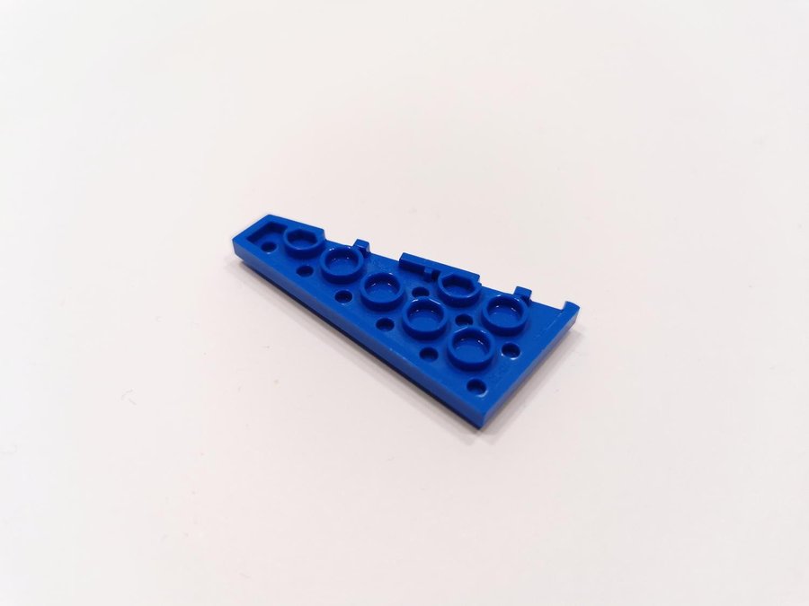 Lego - wedge - vinge - plate - vänster - 6x3 - part 54384 - blå