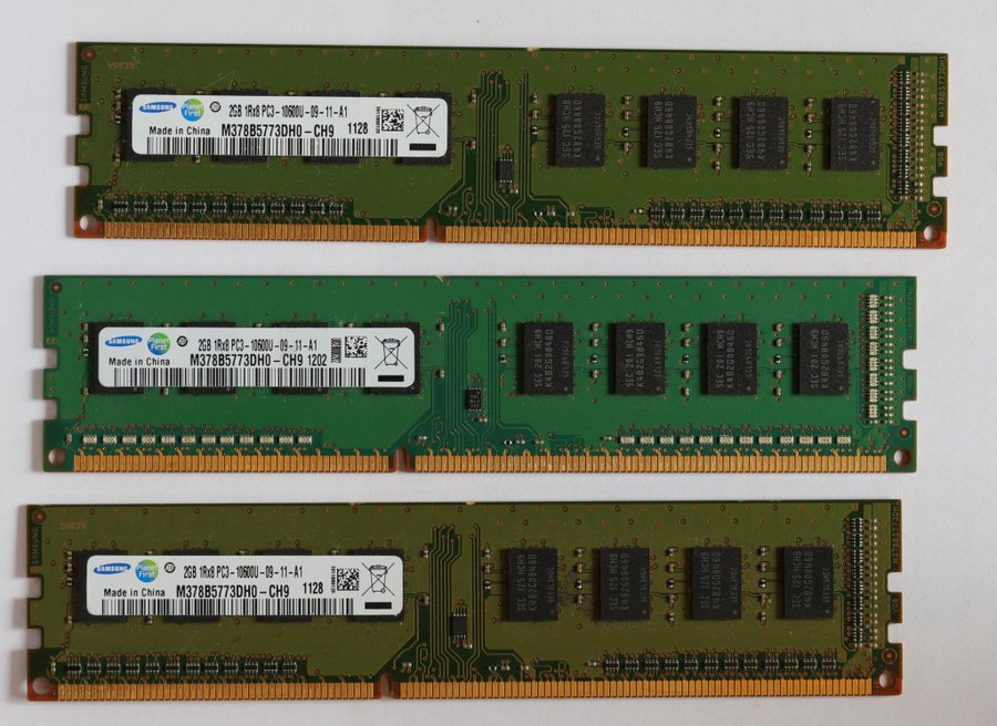 3x Samsung 2Gb 1Rx8 PC3-10600U