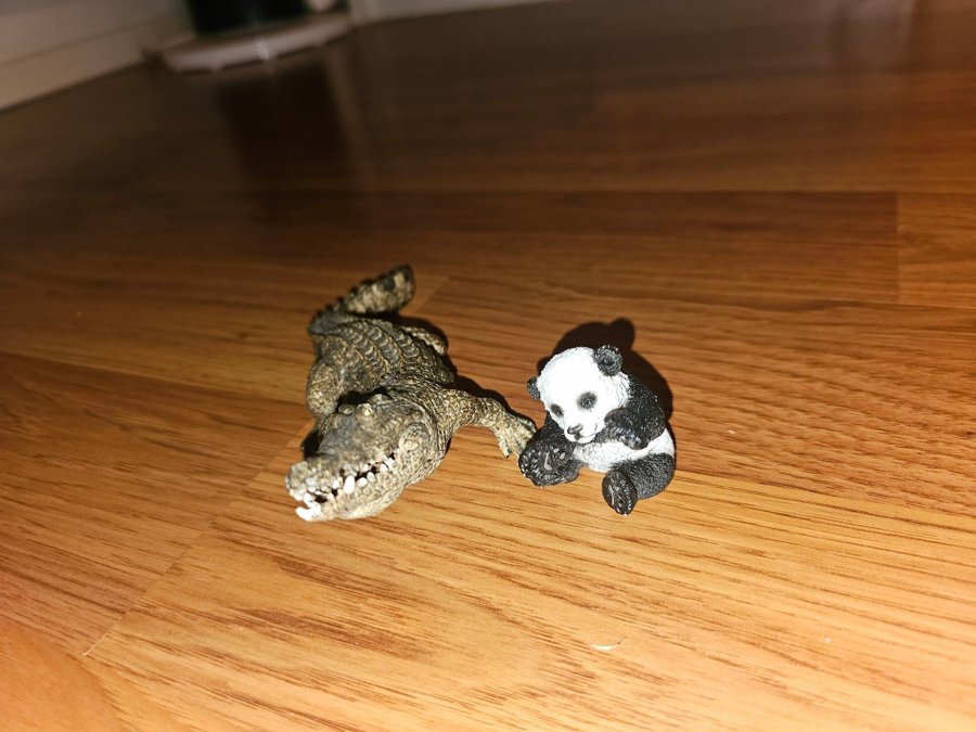 Krokodil och Panda Figur från schleich