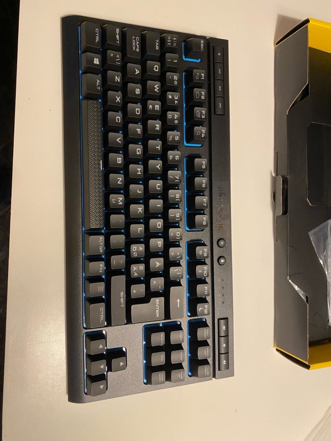 Corsair K63 Wireless Mekaniskt Speltangentbord