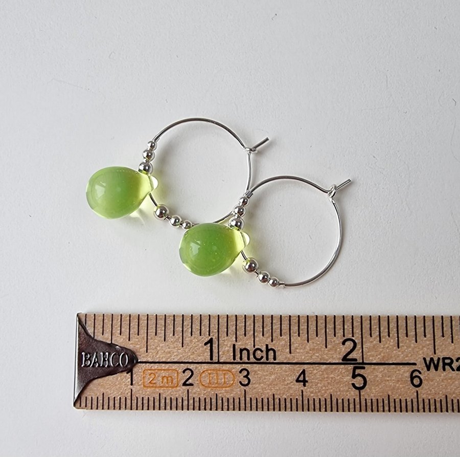 Kreoler i sterlingsilver m en stor droppe i URANGLAS gul URANIUM earrings