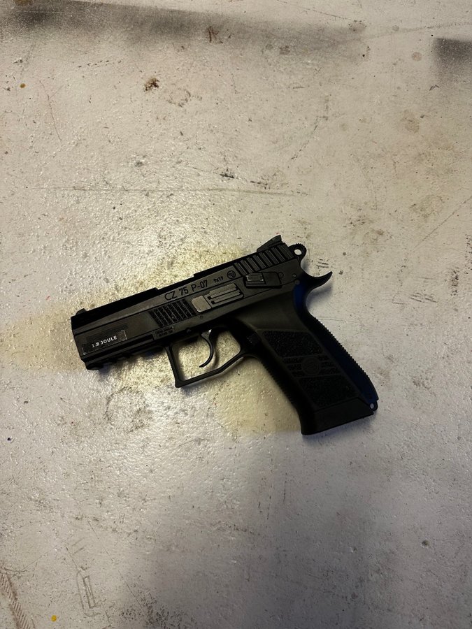 Airsoft pistol