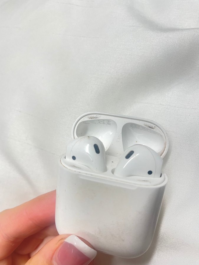 Apple AirPods