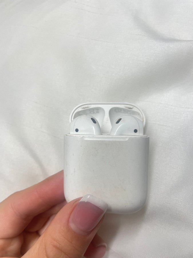 Apple AirPods