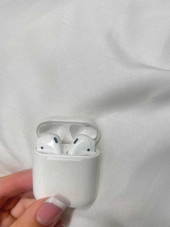 Apple AirPods