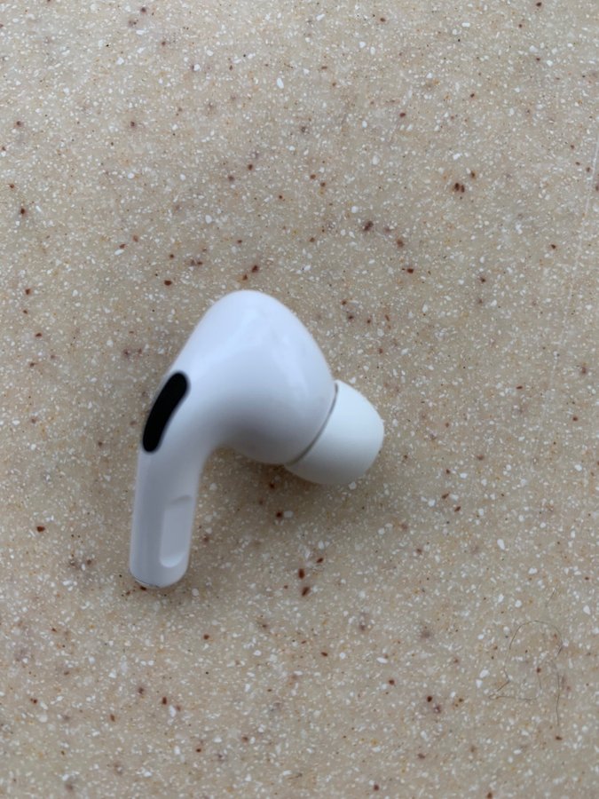 Apple Airpods pro A2083 1th generation right earbudgenuinefaulty ANC READ