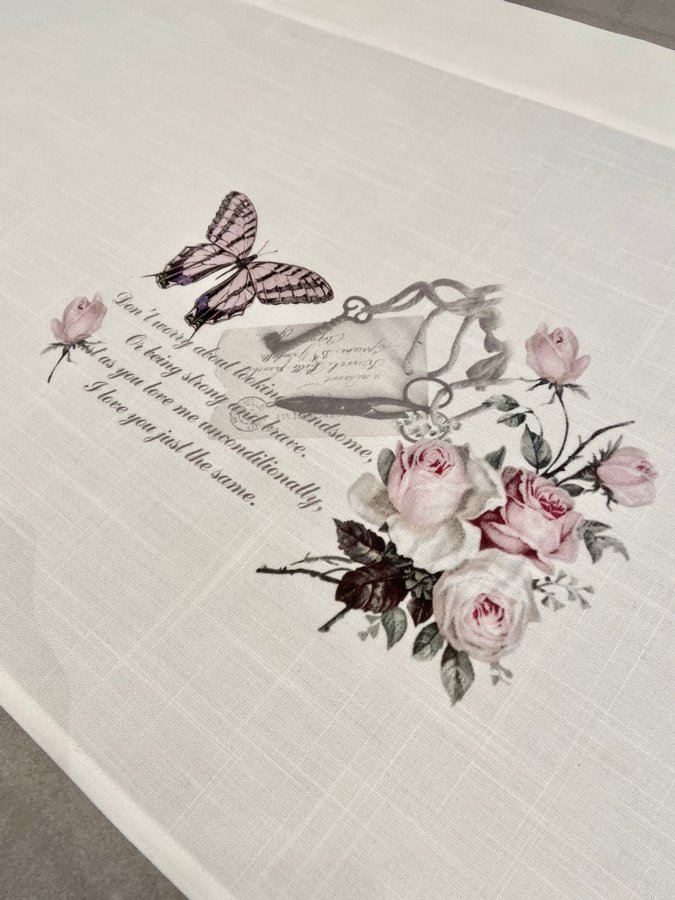 Gardinkappa 200x45cm Shabby Chic Fransk Lantstil Rosor Romanrisk Fjäril Text