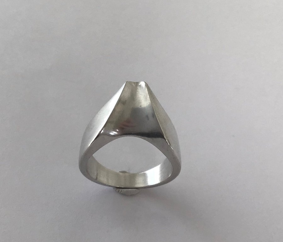 Str 50 Minimalistisk nordisk design ring vintage fra 1955-65 Massivt sølv