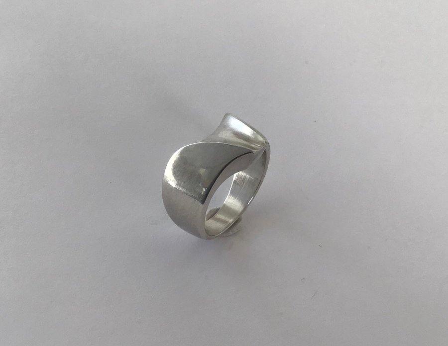 Str 50 Minimalistisk nordisk design ring vintage fra 1955-65 Massivt sølv