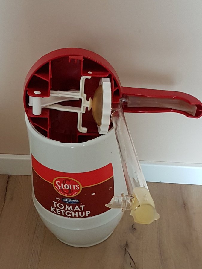 Nostalgi Slotts dispenser med pump för ketchup / senap