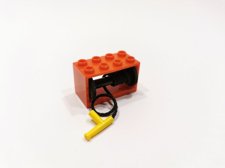 Lego - snöre - string reel - 2x4x2 - röd (gul handtag)