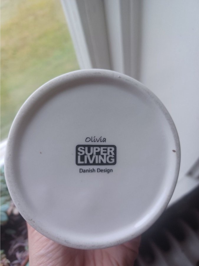 Fin mindre kanna från Olivia Super Living Danish Design