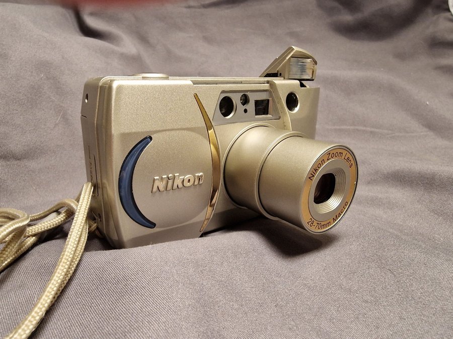 NIKON LITE TOUCH ZOOM 70WS AF