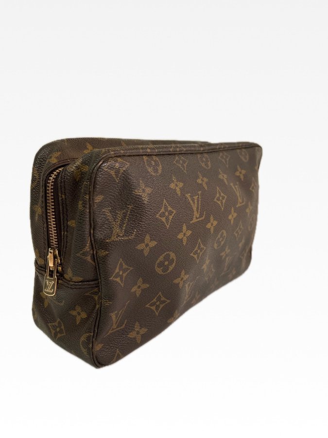 Louis Vuitton Trousse De Toilette 28