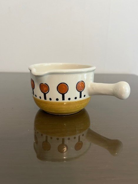 Mums Design av Kersti Biuw för JIE märkning nr 257 Mums Gravy Boat