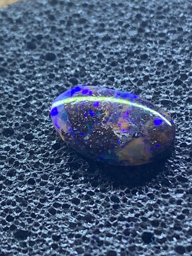 OPAL / 125ct cab