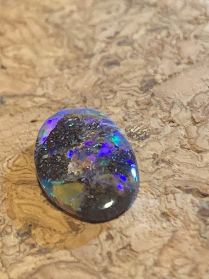 OPAL / 125ct cab