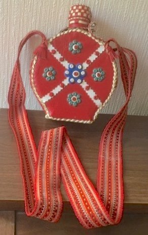 Gammalt Utsökt Läderhantverk + Textilband Runt Plunta - Handmade in Jugoslavia