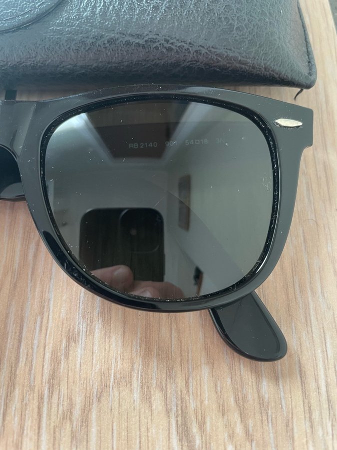 Ray Ban Wayfarer rb2140