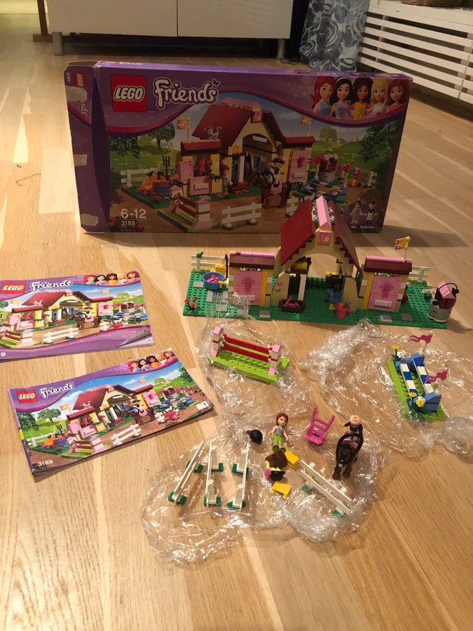 LEGO Friends Heartlake Stables 3189 häststall