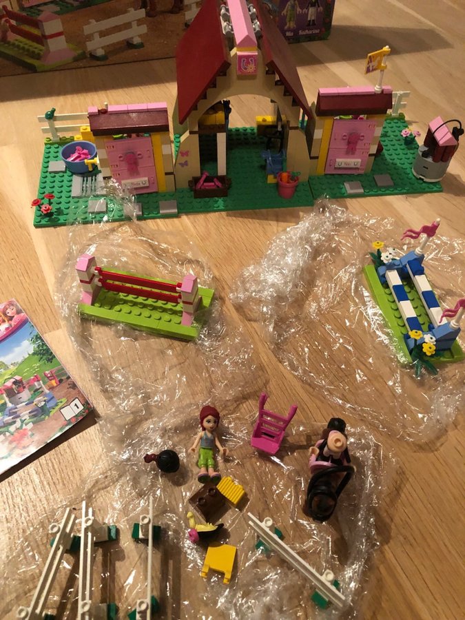 LEGO Friends Heartlake Stables 3189 häststall