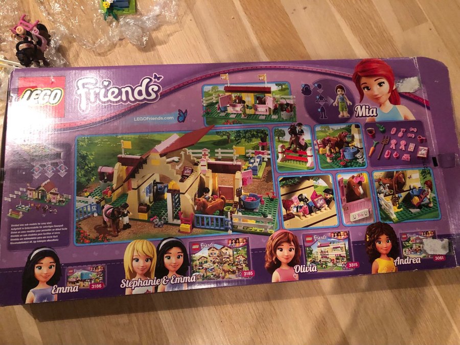 LEGO Friends Heartlake Stables 3189 häststall