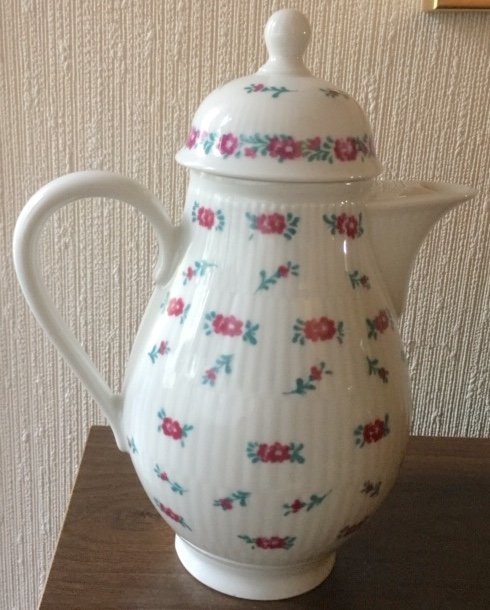 Mycket Söt Liten Kaffekanna Rosor  Kahla GDR - Romantisk Shabby chic