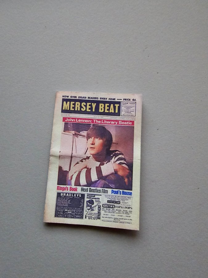 Mersey Beat / nyhetstidning till dockskåp / tittskåp