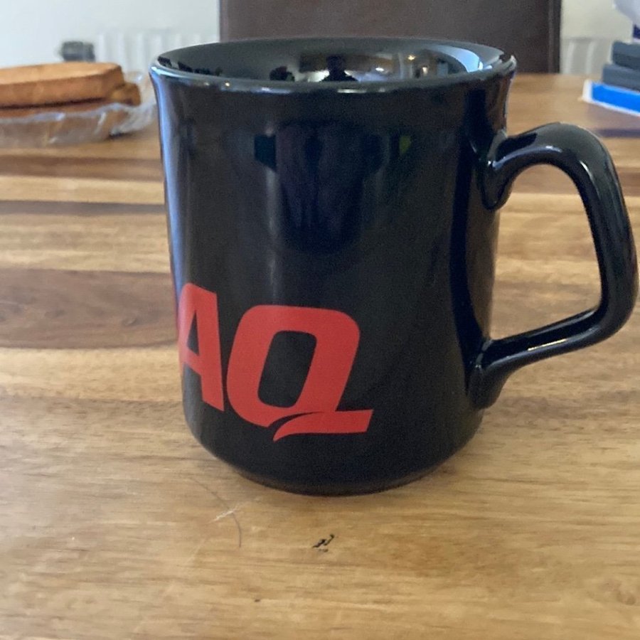 Vintage Classic Compaq Computers Coffee Mug Cup Black Red 1990s