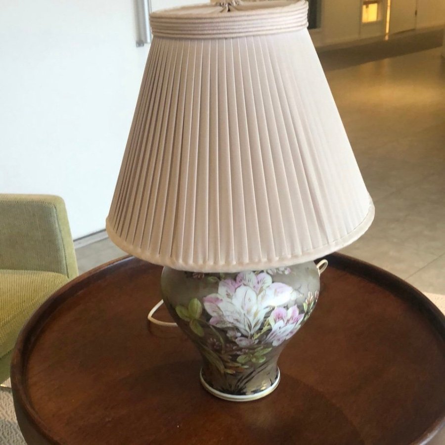 Rosenthal bordslampa med blommönster En Underbar lampa Gammal Rosenthal