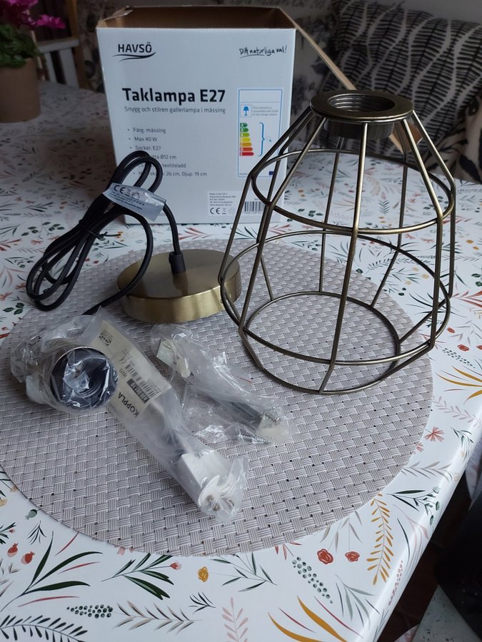 Taklampa E27 i mässing