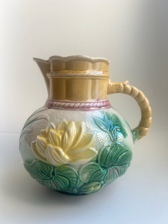 Karaff Majolica Samuel Lear Lotus brittisk majolica ca slutet av 1800-talet