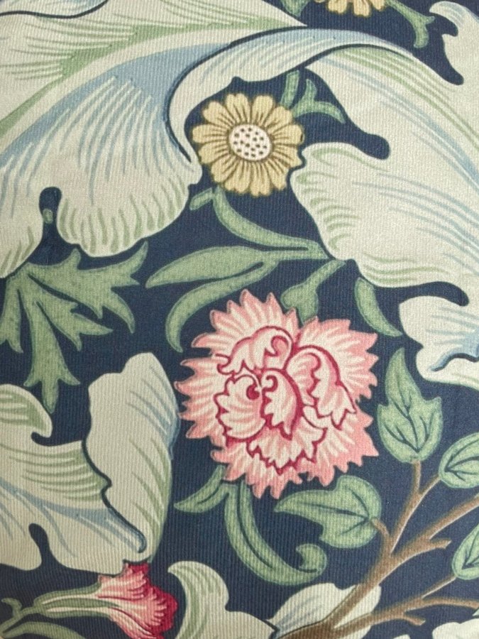 Dubbelsidiga kuddfodral i William Morris print i sammet