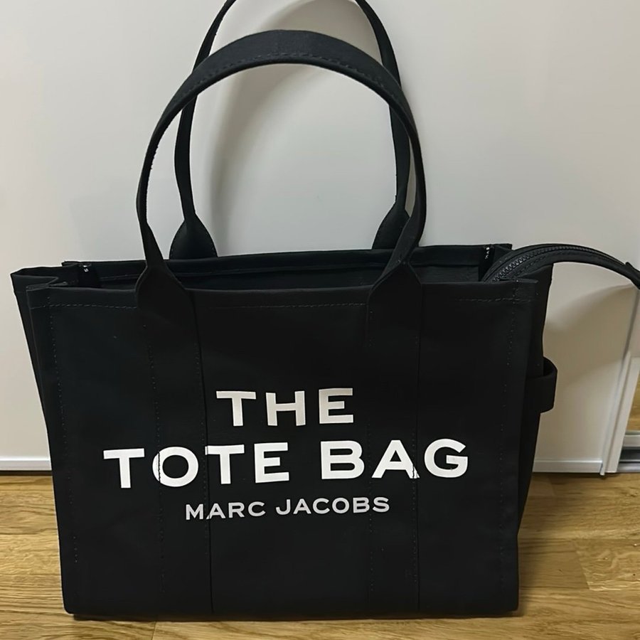 Marc Jacobs The Large Tote