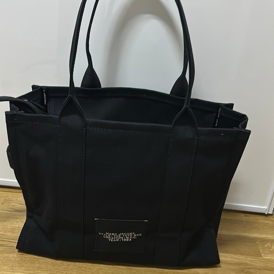 Marc Jacobs The Large Tote