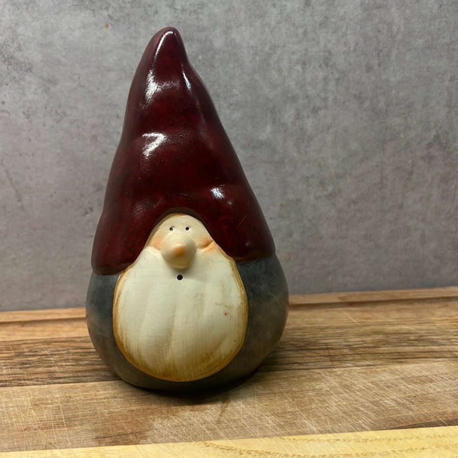 Tomte i keramik