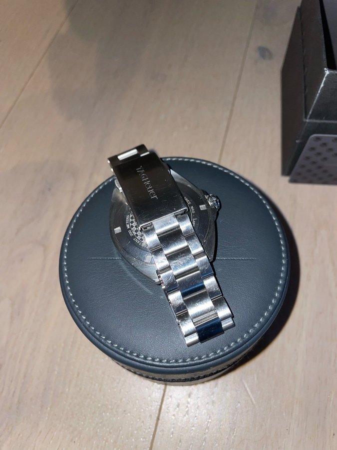 Tag heuer formula 1 calibre 7 gmt