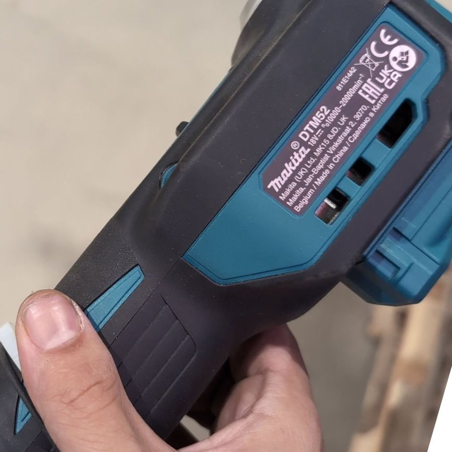 Makita DML802 Oscillerande Multiverktyg