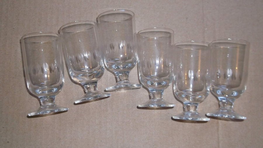 6 små likörglas eller snapsglas vacker slipning Retro Vintage 1960-tal