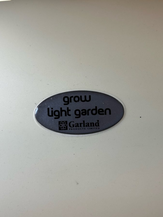 Garland Grow Light Garden